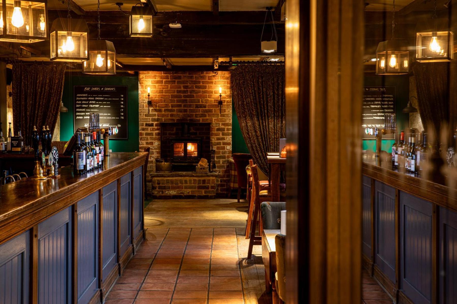 The Devonshire Arms Hotel บาสโลว์ ภายนอก รูปภาพ
