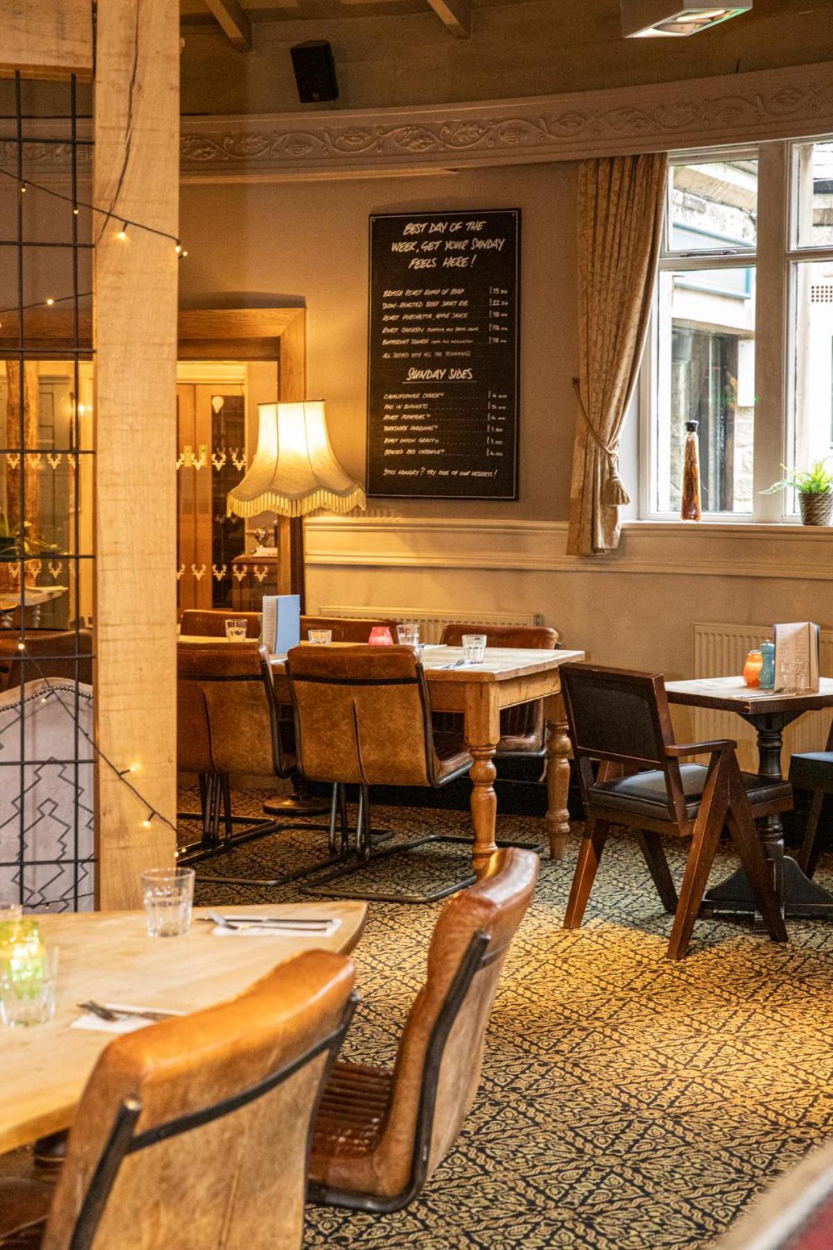The Devonshire Arms Hotel บาสโลว์ ภายนอก รูปภาพ