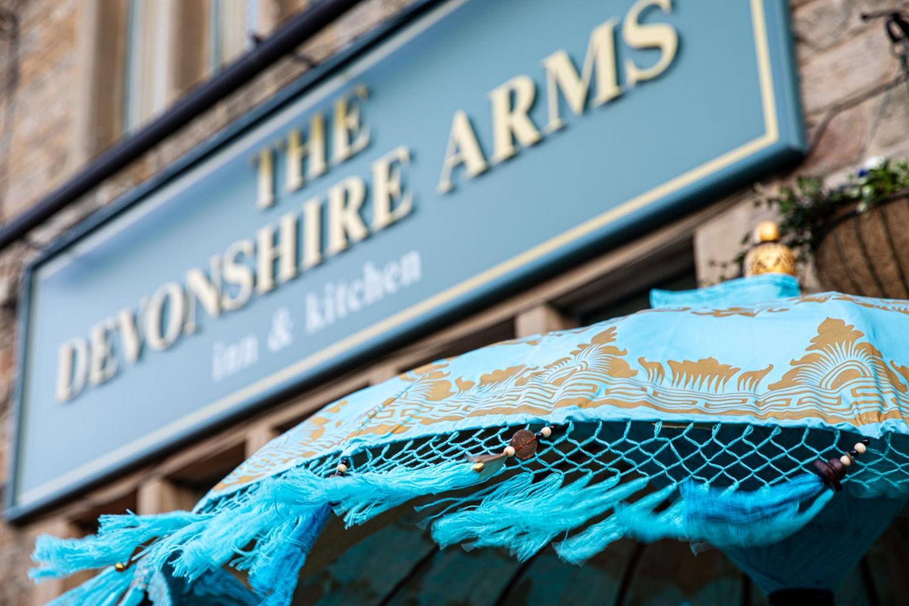 The Devonshire Arms Hotel บาสโลว์ ภายนอก รูปภาพ
