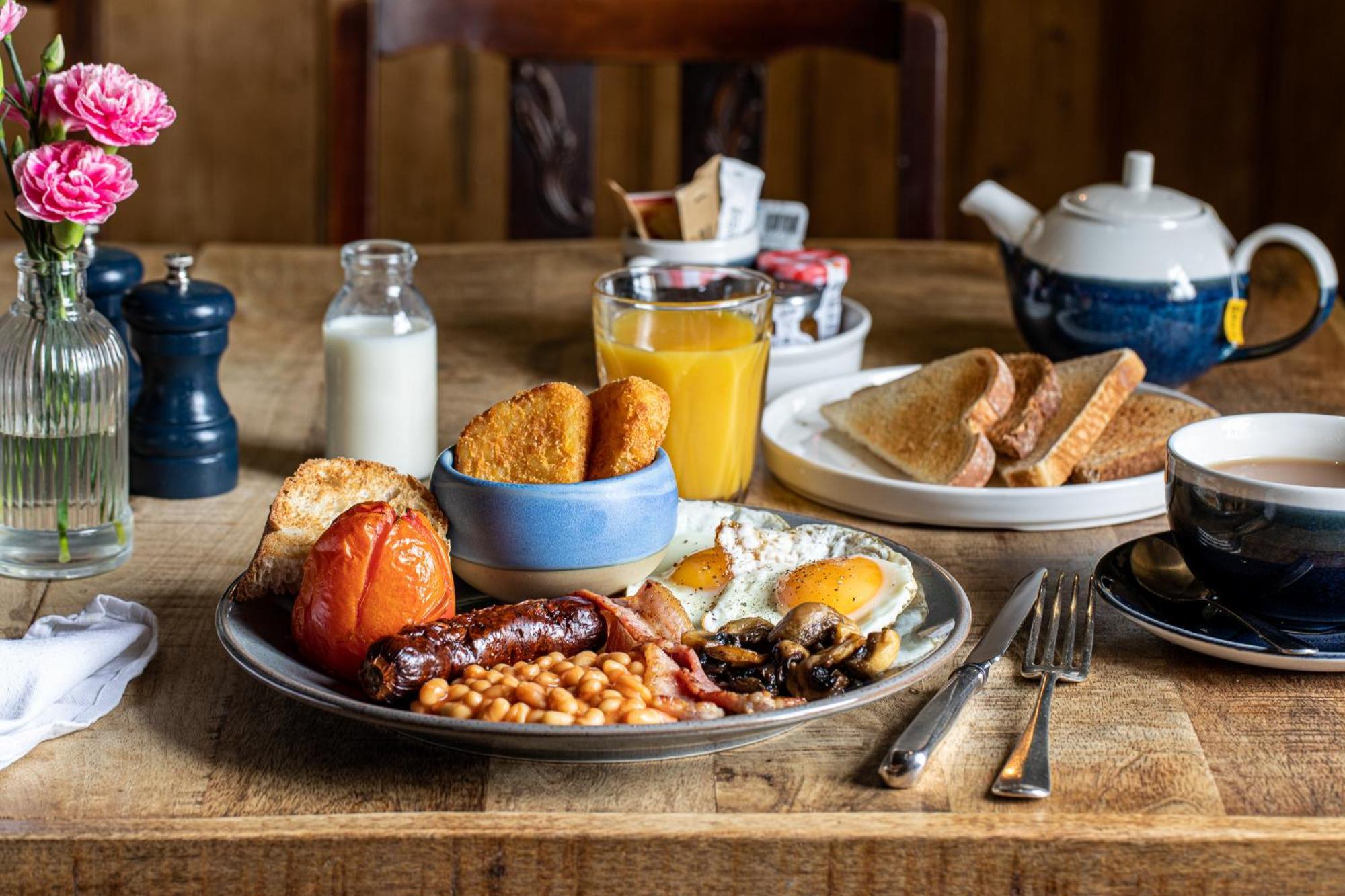 The Devonshire Arms Hotel บาสโลว์ ภายนอก รูปภาพ