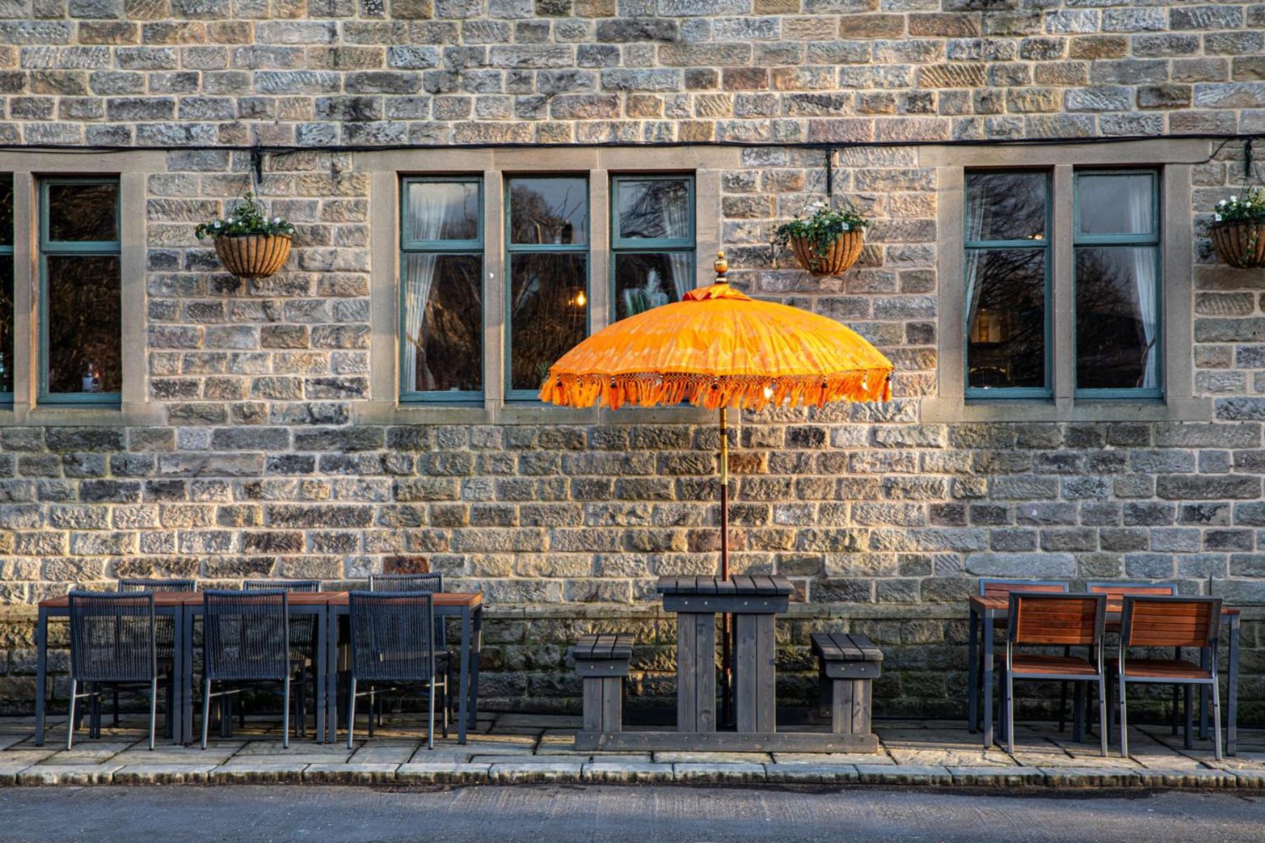 The Devonshire Arms Hotel บาสโลว์ ภายนอก รูปภาพ