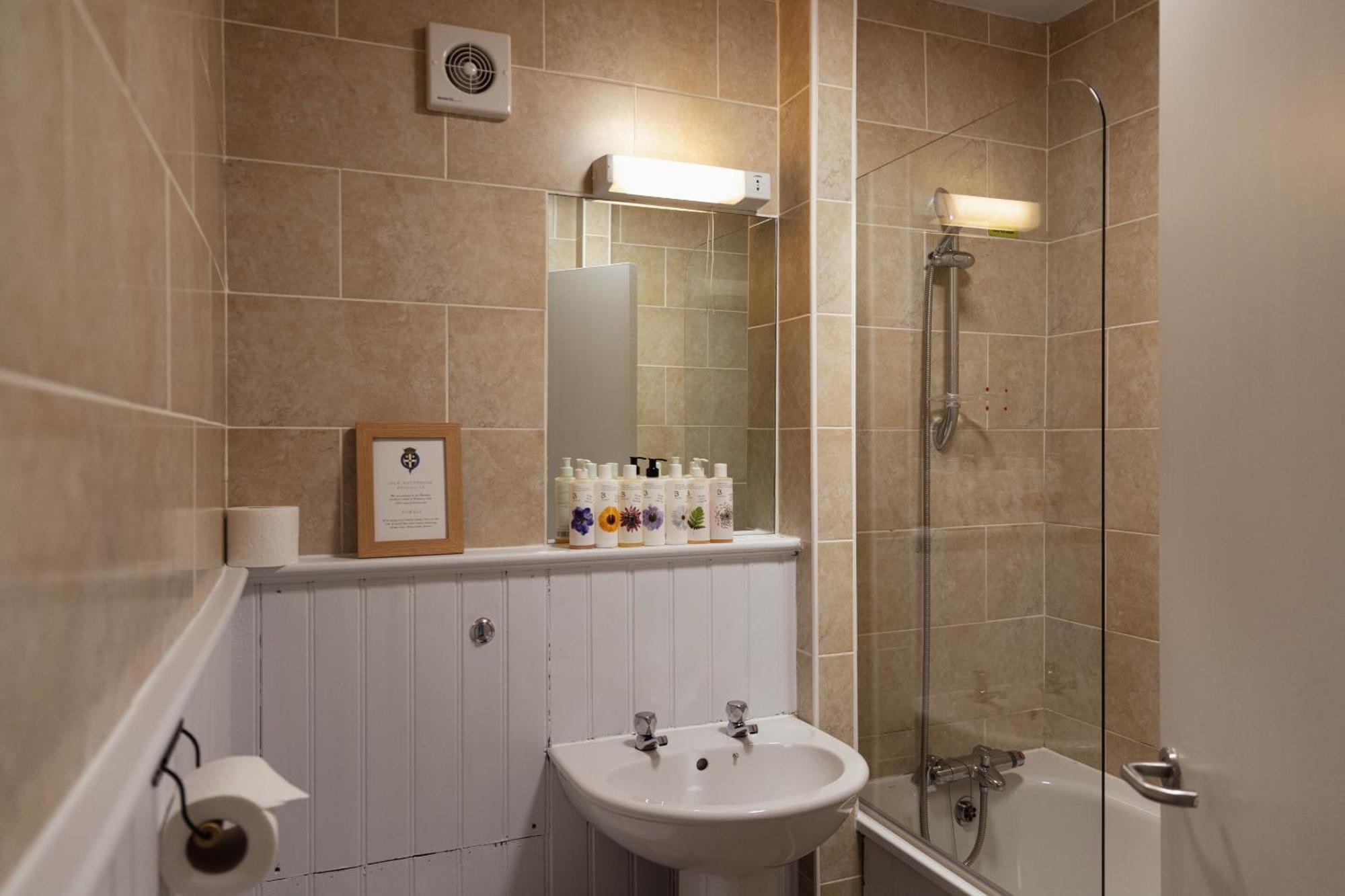 The Devonshire Arms Hotel บาสโลว์ ห้อง รูปภาพ